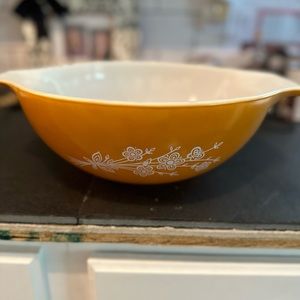 Pyrex Butterfly Gold 444 mixing bowl